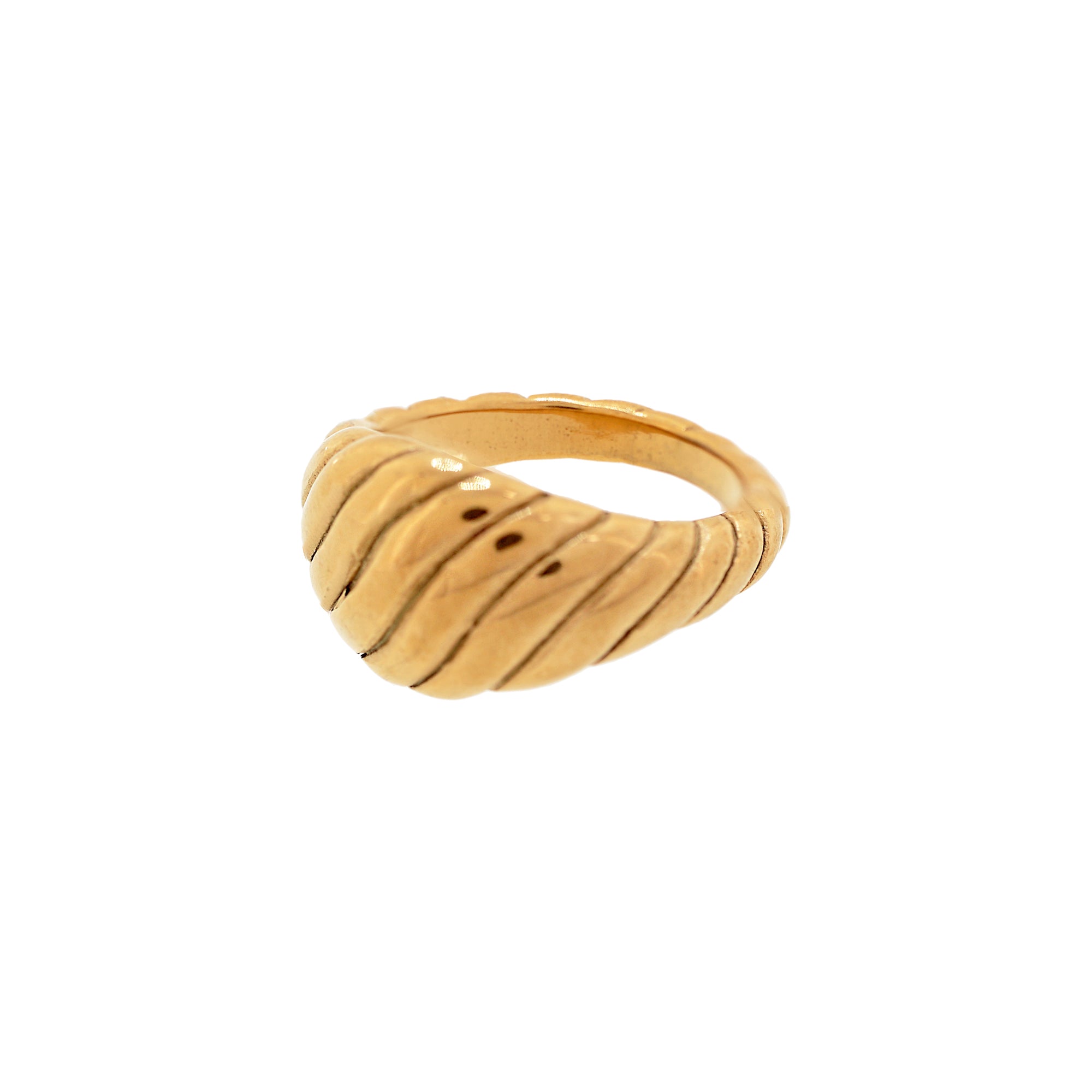 Gold ring 